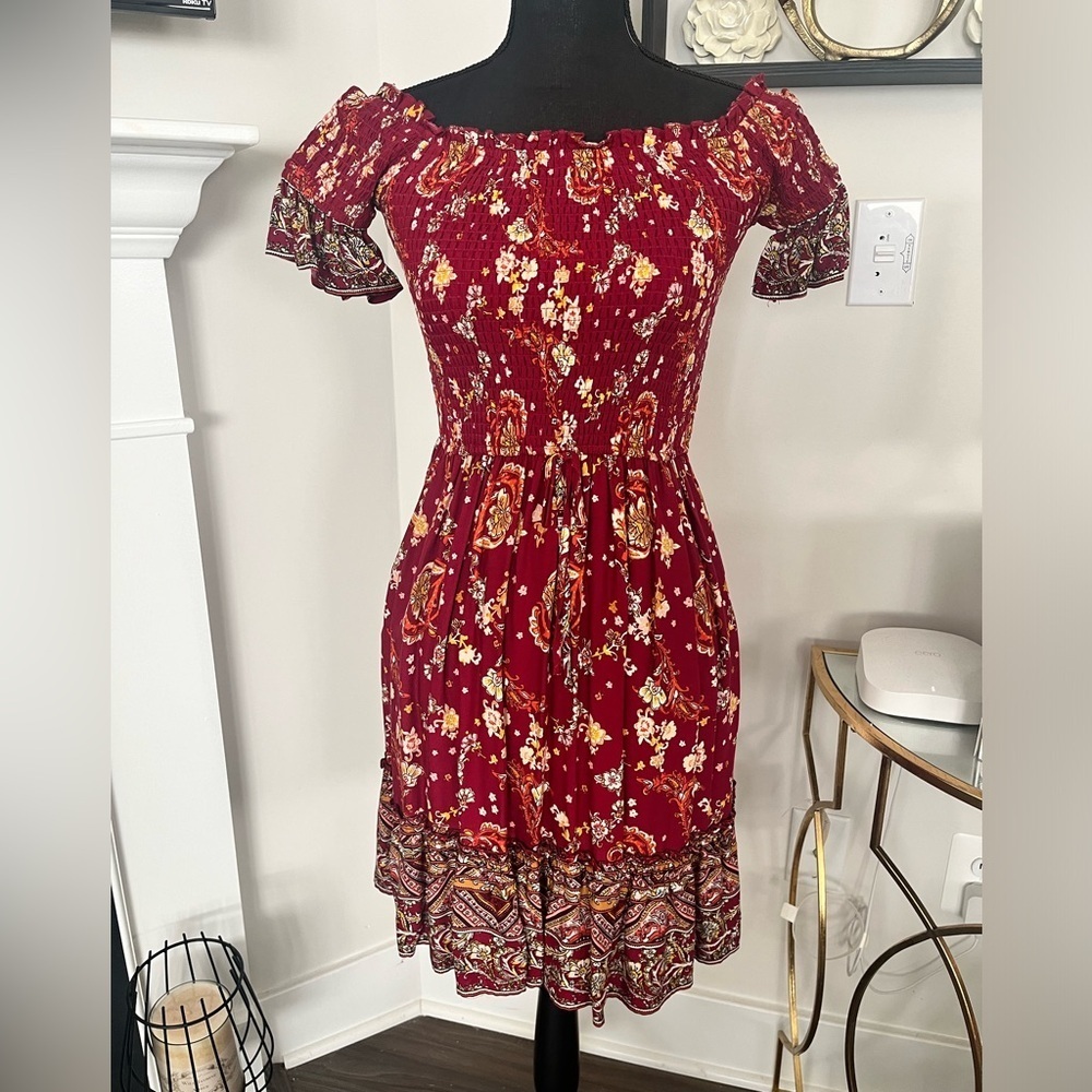 NWT BAND OF GYPSIES BURGUNDY FLORAL DRESS SIZE S
